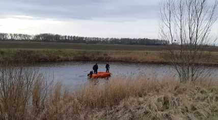 Police search the canal along Kanaalweg near Sluis for missing Ichelle van de Velde, 16 February 2021