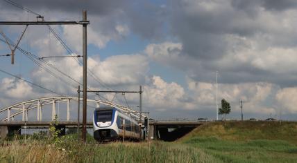 A NS Sprinter train near Moordrecht. 20 June 2020