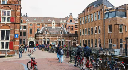 Amsterdam University. 29 Apr 2016.