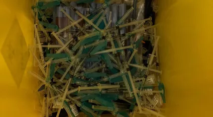  60 syringes containing the AstraZeneca vaccine thrown away in Zwolle following no-shows. 22 Apr 2021.