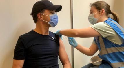 Mark Rutte receives the Janssen Covid-19 vaccine at a GGD facility. 31 May 2021.