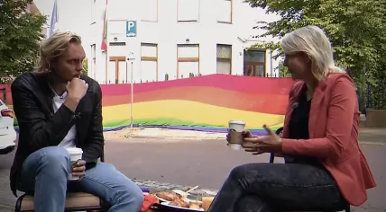 A large rainbow flag was unfurled in front of the Hungary’s embassy in The Hague during the podcast FC Afkicken, when Joost Hofman interviewed Jeanet van der Laan. 25 June 2021