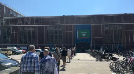 People lined up at a GGD facility in Amsterdam-Noord waiting for their Covid-19 vaccine appointment. 7 June 2021