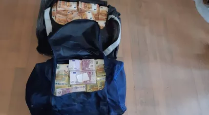 €11.3 million in cash found in a major cocaine bust at a farm in De Kwakel, 24 June 2021
