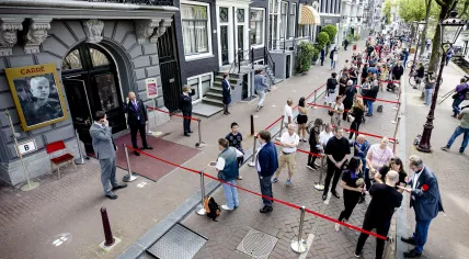 People line up at the Royal Theater Carre to say goodbye to murdered crime writer Peter R. de Vries, 21 July 2021