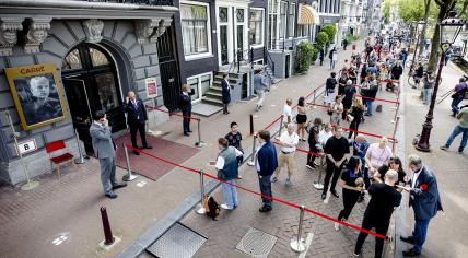 People line up at the Royal Theater Carre to say goodbye to murdered crime writer Peter R. de Vries, 21 July 2021