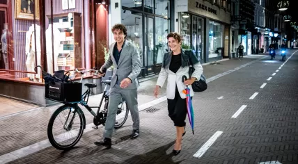 Jesse Klaver (GroenLinks) and Lilianne Ploumen (PvdA) leave a meeting with cabinet formation informateur Mariette Hamer, 17 August 2021