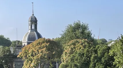 The sun shines on the Muiderpoort on Alexanderplein in Amsterdam-Oost. Sept. 3, 2021