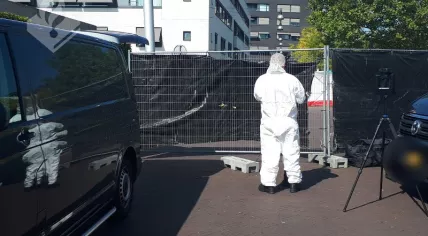 Forensic investigator at the scene of a fatal stabbing on Ploossche Hof in Den Bosch, 8 September 2021