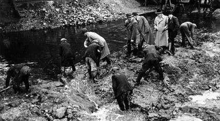 Forced labor in Bedzin during WWII; from a Nazi German propaganda film. 