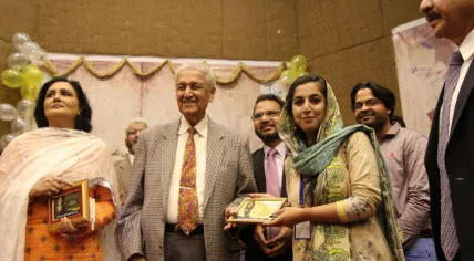 Abdul Qadeer Khan (center) during youth assembladge