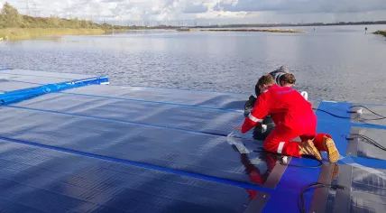 Flexible solar panels installed on Oostvoornse Meer, November 2021