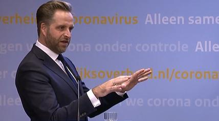 Health Minister Hugo de Jonge at a press conference on 18 December 2021