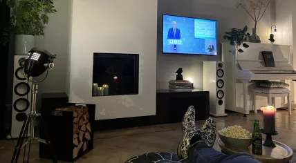 A selfie from Hugo de Jonge showing his trademark shoes, while watching the coronavirus press conference at home. 14 January 2022
