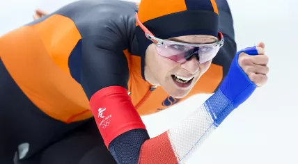 Irene Schouten in action on the 3000m track, during the first day of the 2022 Winter Olympics.