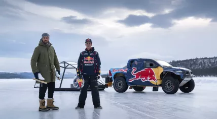 Kjeld Nuis and Seth Quintero before Nuis broke his own speed skating world record at 103 km/h in Norway. 17 Mar. 2022