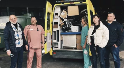 A van filled with medical supplies from Stichting Zeilen van Vrijheid.