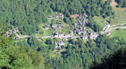 The town of Linescio in Velle di Campo. 