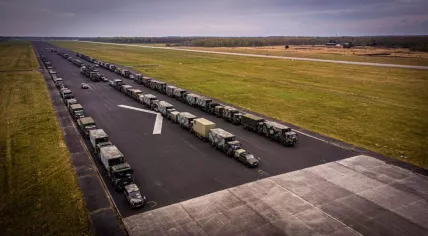 A Dutch military convoy, including a Patriot anti-aircraft missile system, ready to depart for Slovakia, 14 April 2022