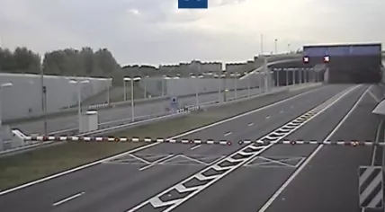 The Kethel tunnel on the A4 closed during morning rush hour due to a staff shortage at the Rijkswaterstaat, 16 May 2022