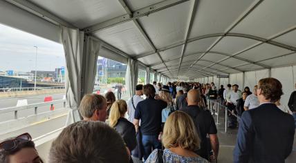 Long lines at Schiphol, 23 May 2022