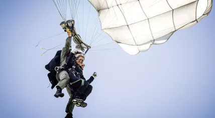 Queen Maxima completes a tandem parachute jump in Breda. 1 June 2022