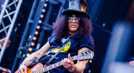 Slash on stage at the 2018 edition of Pinkpop
