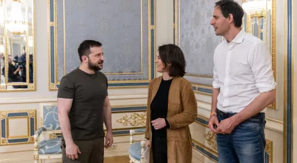 Ukrainian President Volodymyr Zelenskyy, German Foreign Affairs Minister Annalena Baerbock, and Dutch Minister of Foreign Affairs Wopke Hoekstra in Kyiv. 10 May 2022