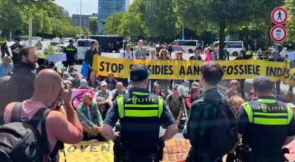 An Extinction Rebellion protest on the Utrechtsebaan in The Hague led to dozens of arrests. 6 July 2022