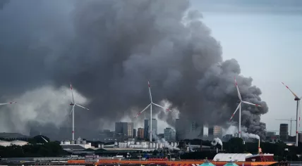 A fire at the HKS Metals recycling center on Kwadrantweg in Amsterdam. 8 July 2022