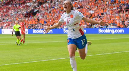 Romee Leuchter scores the second goal for the Netherlands, who defeated Switzerland 4-1 in the Women’s Euro group stage. 17 July 2022