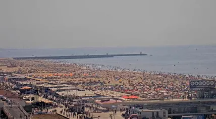 People pack the Scheveningen beach on a 39 degree day in the Netherlands. 19 July 2022