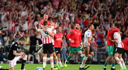 Philipp Max, Luuk de Jong, Joey Veerman, Joel Drommel, Armando Obispo and Marco van Ginkel of PSV Eindhoven celebrate the 3-2 victory