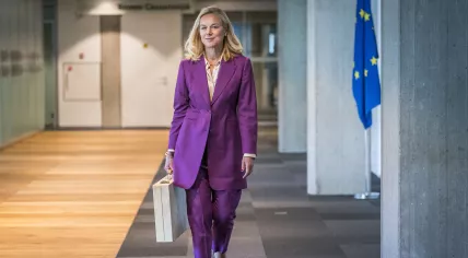 Finance Minister Sigrid Kaag carrying the ceremonial Prinsjesdag briefcase, containing next year's budget. 20 Sept. 2022