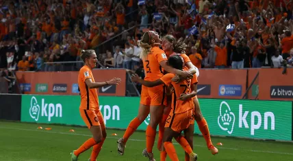 Oranje Lionesses celebrate their 1-0 victory over Iceland and World Cup qualification, 6 September 2022