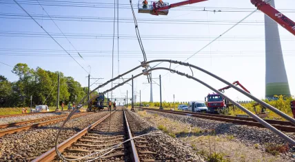 Inspections and work on the power supply along the track at Swifterband on Sept. 3, 2022.