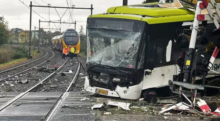 NS train crashes into a bus in Bergen op Zoom, 17 October 2022