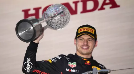 Max Verstappen presented the trophy at the end of the Japanese GP. 9 October 2022