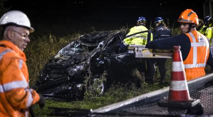 The black Kia Picanto in which the bodies of missing Hebe Zwart (10) and Sanne Bos (26) were found along the A59 near Den Bosch, 19 October 2022