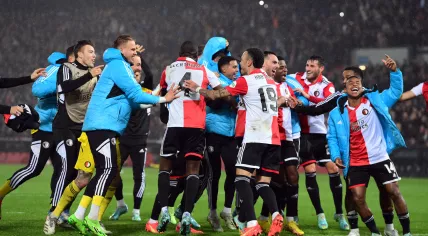 players of Feyenoord celebrate the 1-0 victory during the UEFA Europa League groep F match between Feyenoord and Lazio Roma in Feyenoord Stadium de Kuip on 3 november 2022 in Rotterdam, Netherlands