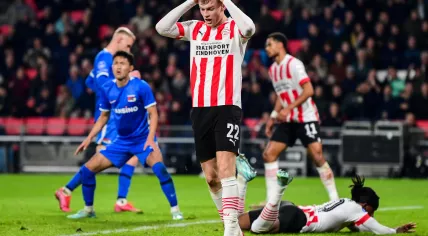 Jarrad Branthwaite of PSV Eindhoven discouraged after a missed chance during the Dutch eredivisie match between PSV Eindhoven and AZ in het Phillips stadium on 12 november 2022 in Eindhoven, Netherlands