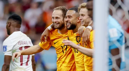 Daley Blind of Holland, Memphis Depay of Holland and Frenkie de Jong of Holland celebrate the 2-0 against Qatar (L-R) during the FIFA World Cup Qatar 2022 groep A match between Nederland en Qatar in the Al Bayt Stadion op 29 november 2022 in Al Khor, Qatar