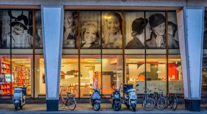 The Amsterdam office of Atria, an institute focused on gender equality and women’s history, located at Vijzelstraat 20. 2015