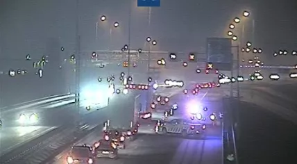An accident closed two lanes on the A27 towards Utrecht near Hagestein, 13 December 2022