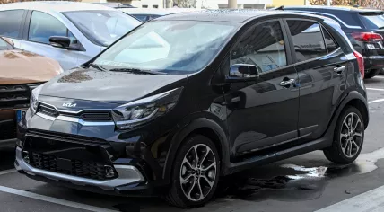 The face-lifted third generation of the Kia Picanto X-Line in 2022