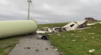 A windmill used to generate energy collapsed in Zeewolde. 4 January 2023