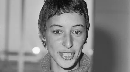 Heddy Lester on her way to the 1977 Eurovision Song Conest in London, 3 May 1977