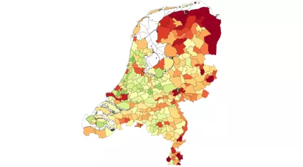 The percentage of households per municipality with a low income, and either a high energy bill or the worst energy efficiency ratings in 2022. Dark green is 0 percent, and dark red is above 7 percent. 