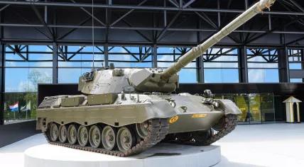 A Leopard 1 V tank, a modified version of the Leopard 1-A5, at the National Military Museum in Soesterberg. 24 May 2020