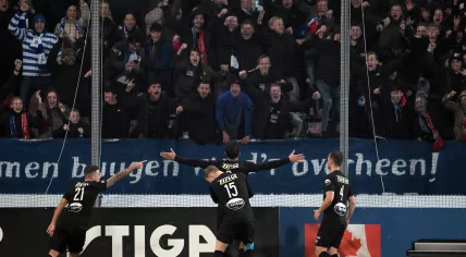 Spakenburg celebrates the 1-3 of Masies Artien of Spakenburg during the quarter-finals of the TOTO KNVB Beker match between FC Utrecht and sv Spakenburg (am) in stadium Galgenwaard on 28 February 2023 in Utrecht, Netherlands